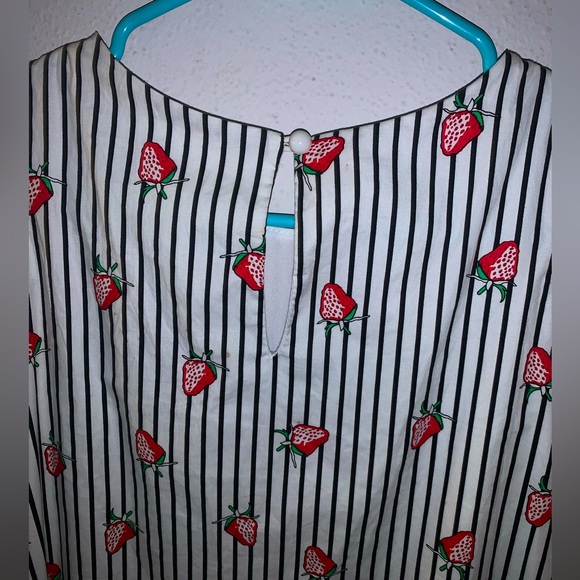 Strawberry shift dress 🍓 🍓🍓 - Picture 4 of 6
